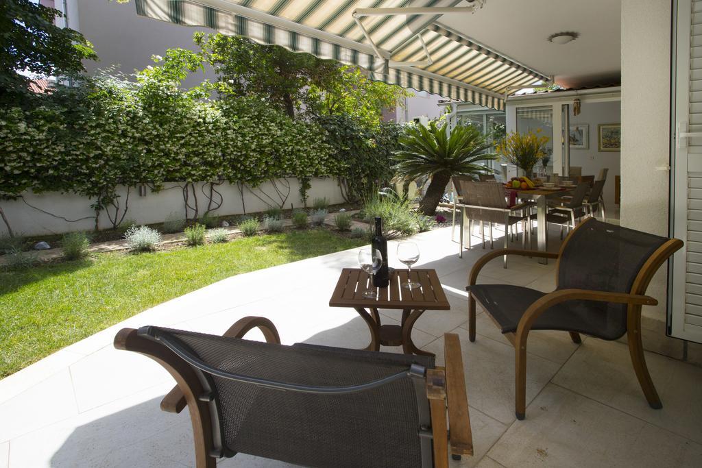 Deluxe Apartment Lea With Large Garden Split Exterior foto